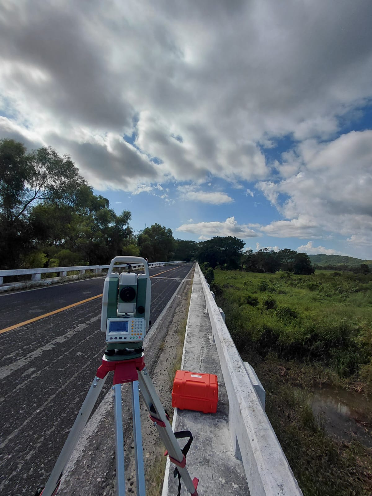 FOIF RTS102 R10 trabajando en campo
